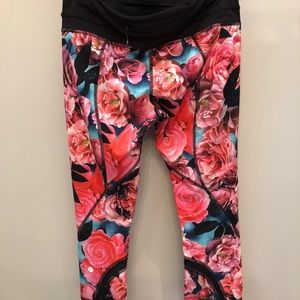 Lululemon floral crop pant size 6